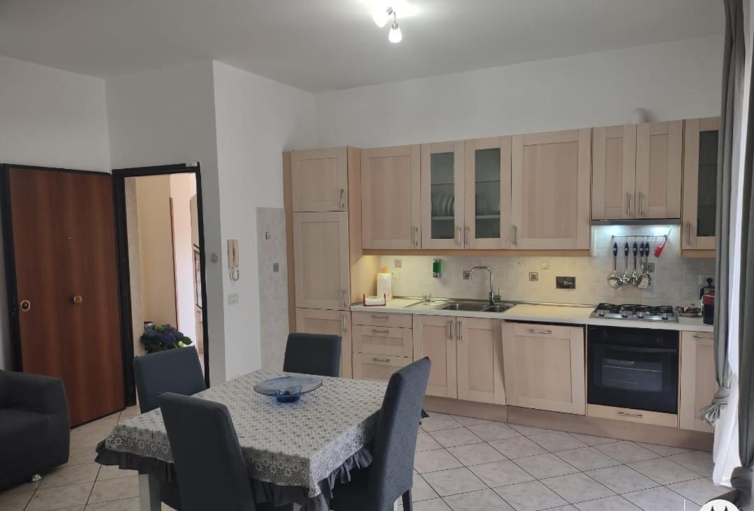 Lizzies Hus Apartment Фиумичино Екстериор снимка