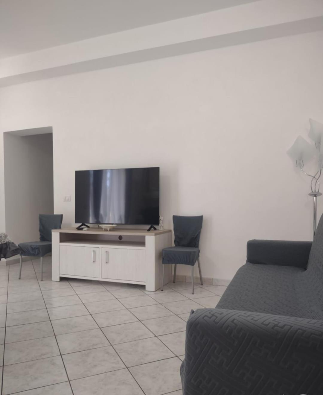 Lizzies Hus Apartment Фиумичино Екстериор снимка